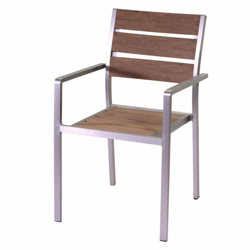Poltrona bicolore in alluminio impilabile con braccioli e seduta e schienale in polywood color legno